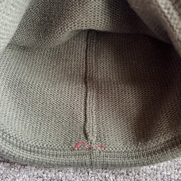 Hunter unisex beanie with tab logo in khaki green - Picture 4 of 5